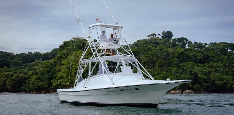 Fishing Charter in Quepos, Costa Rica. Moonwalker Fishing – Costa Rica Tours