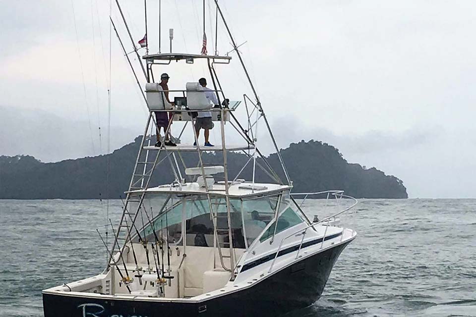 Fishing Charter in Quepos, Costa Rica. Raven Fishing – Costa Rica Tours