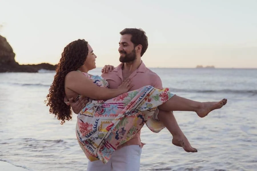 Engagement Photography on the Beach at Sunset in Costa Rica – Bookybee – Costa Rica Tours – Bookybee – Costa Rica Tours Engagement Photography on the Beach at Sunset in Costa Rica – Costa Rica Tours – Costa Rica Tours